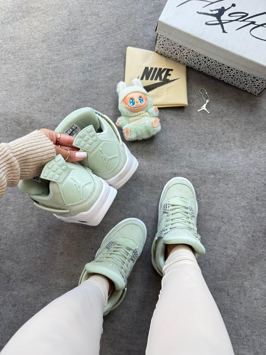 AIR JORDAN 4